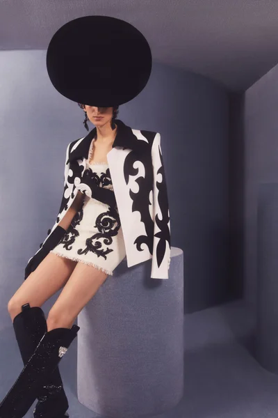 Look 9